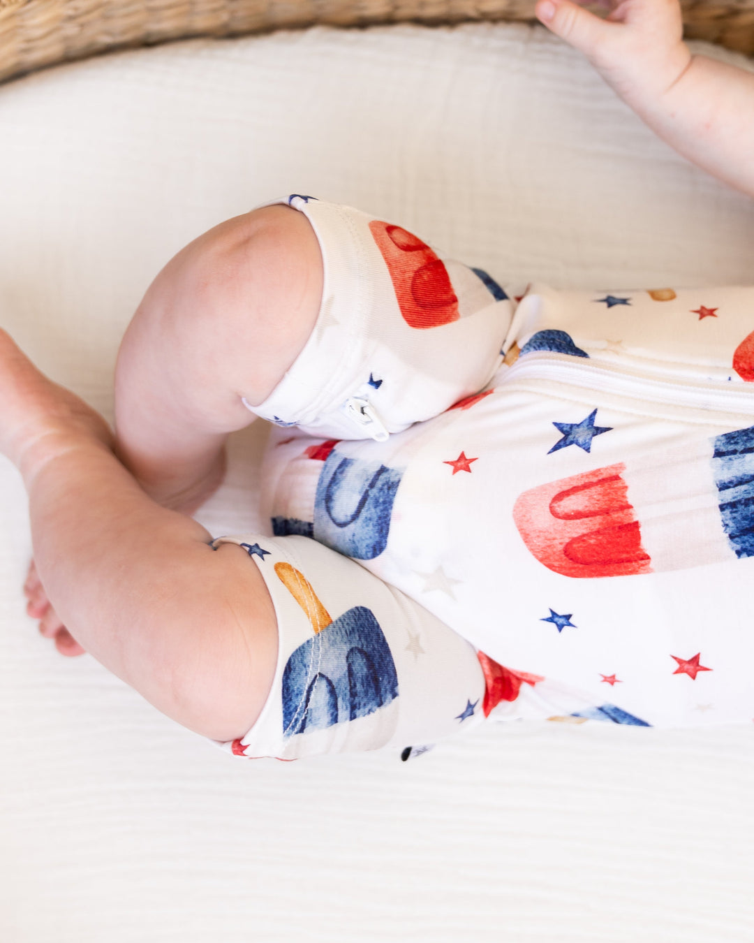 Red, White and Snooze Shorty Lounger