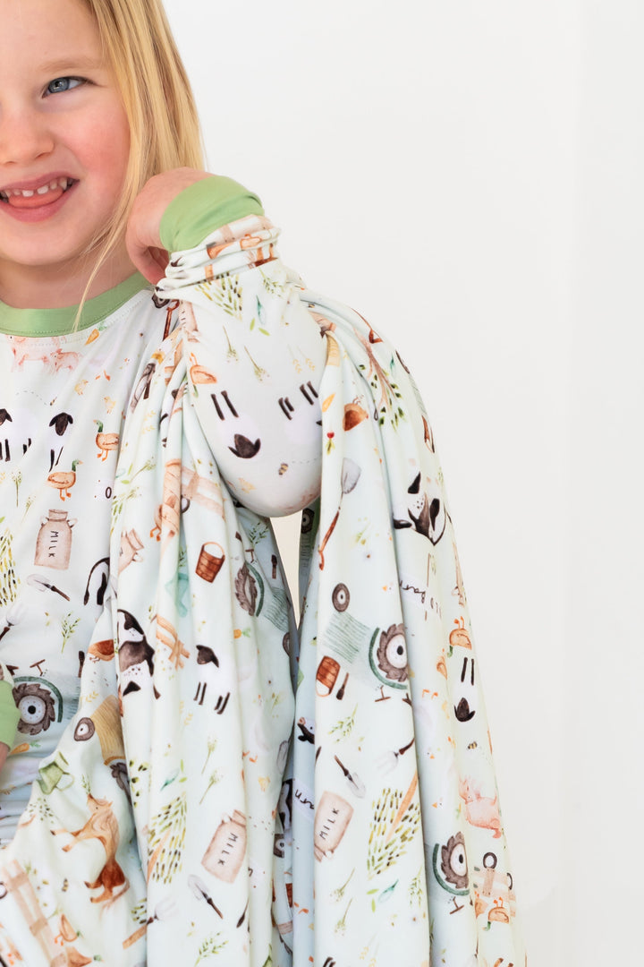 Friendly Farms Huggable Blanket