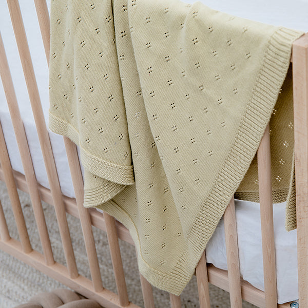 Trefle Organic Cotton Baby Blanket and Bonnet Set