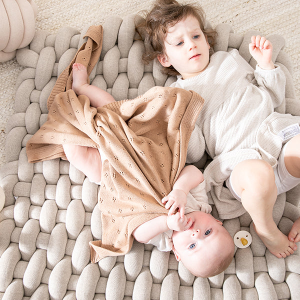 Trefle Organic Cotton Baby Blanket and Bonnet Set