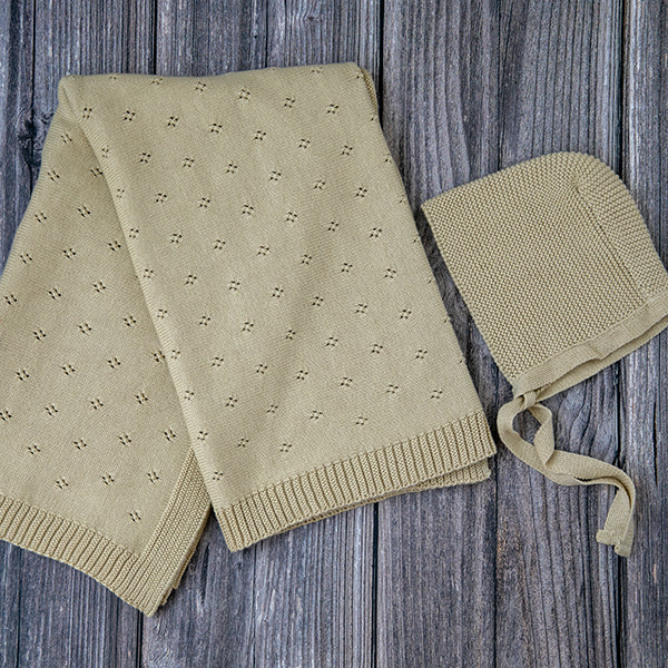 Trefle Organic Cotton Baby Blanket and Bonnet Set