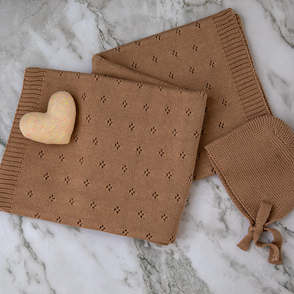 Trefle Organic Cotton Baby Blanket and Bonnet Set