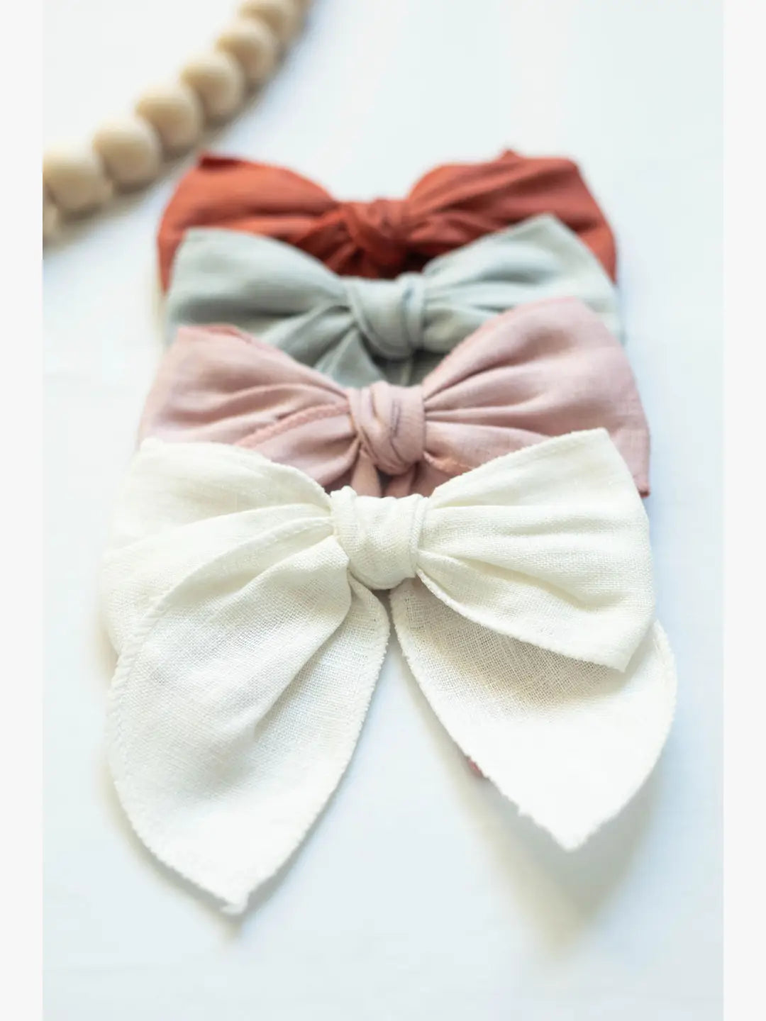 Linen bow