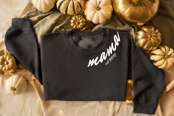 Custom Mama Sweatshirt with Kid Name on Sleeve, Personalized Mom Sweatshirt, Minimalist Momma Sweater, Christmas Gift for Mom, Mama to be